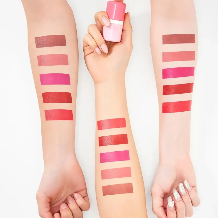 Кремовий стік-рум'яна з оксамитовим фінішем House of Hur Every Cheek Blush 01 Cherry Jam, 6,5 г — Фото 2