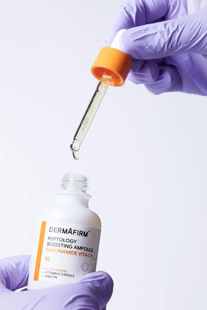 Сироватка бустер з ніацинамідом та вітаміном C Dermafirm Peptology Boosting Niacinamide Vita C+ 30 ml — Фото 4